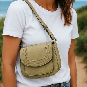 Franco Sarto saddle bag, 9x4x8 EUC,